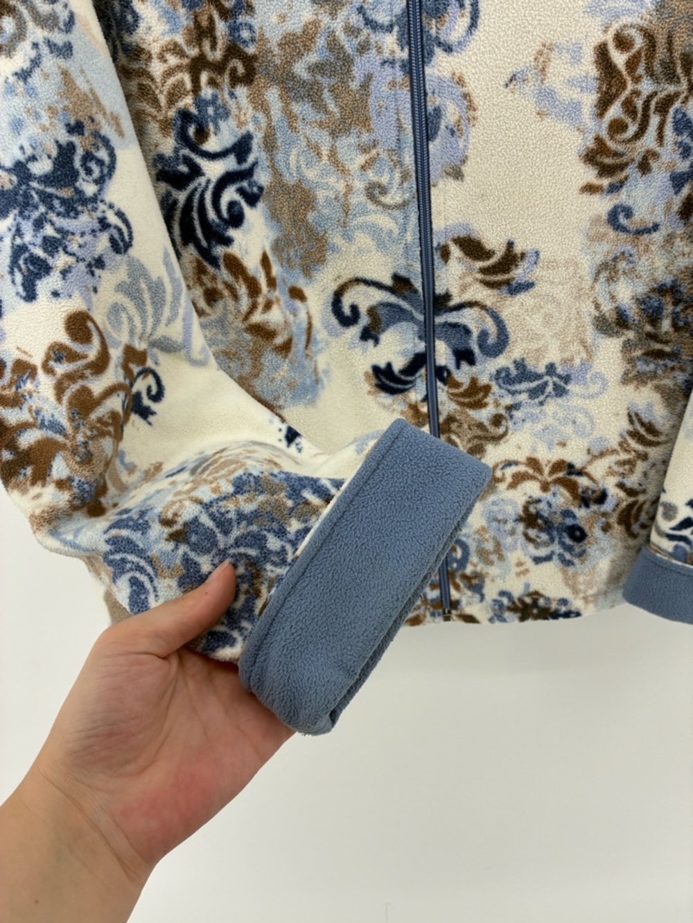Floral Scroll Zip-Up Fleece Jacket in Cream, Blue & Brown - Picture 4 of 10
